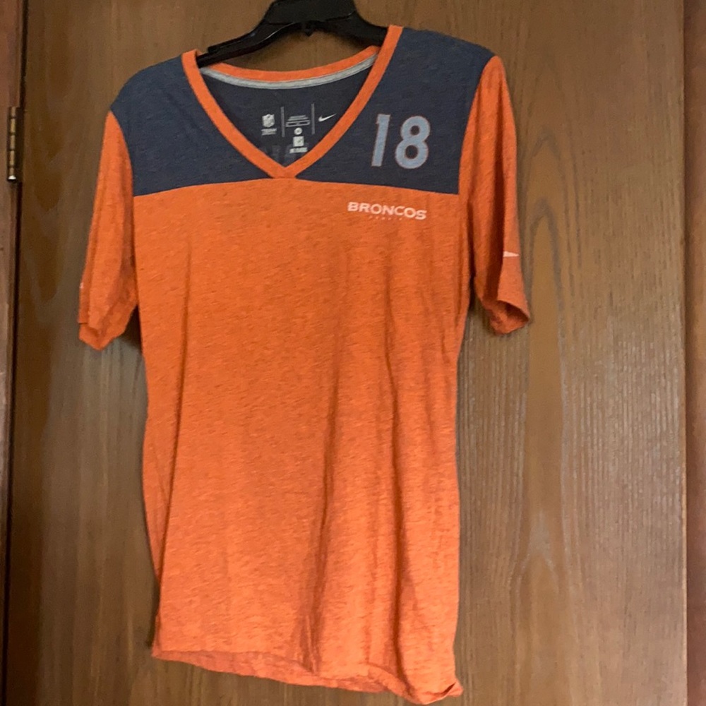 NFL tee- Manning on Broncos